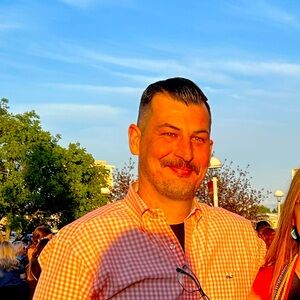 Meet your Posher, Cj